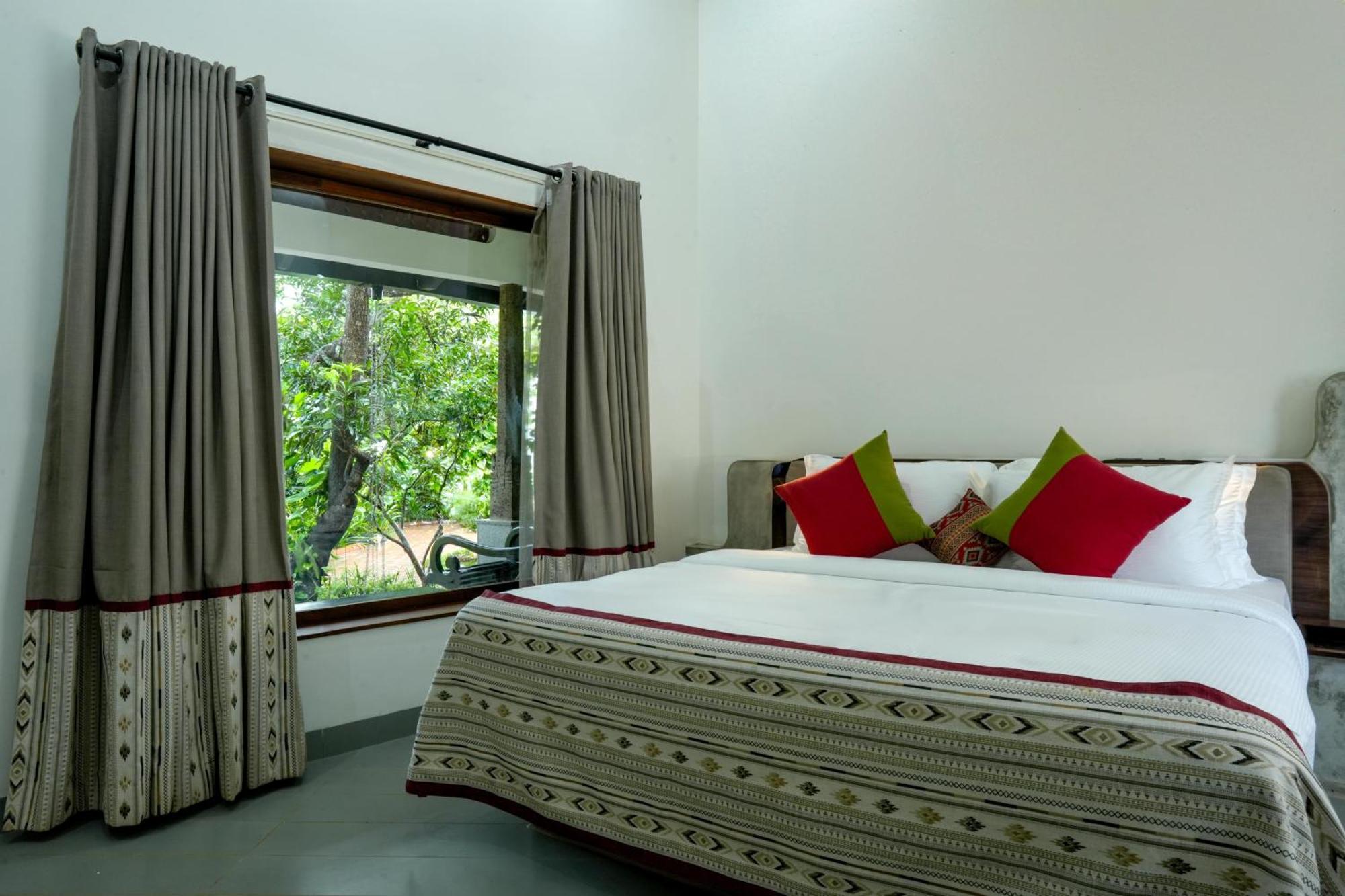 Kochi Vedic Village Retreat Kodungallur חדר תמונה
